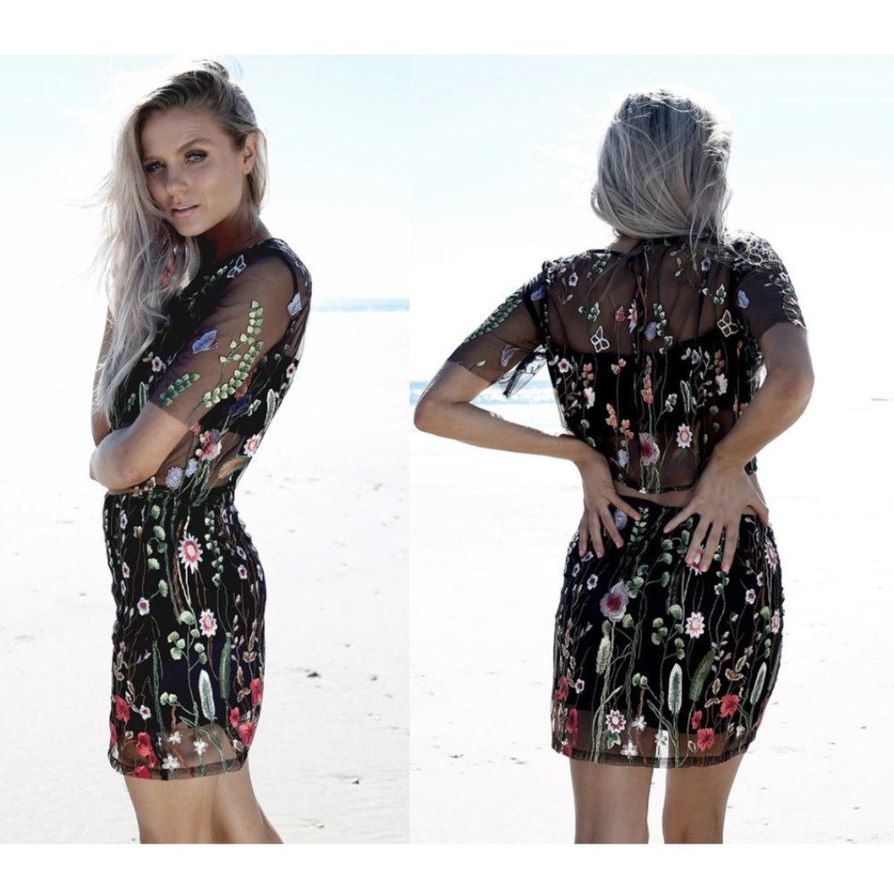 NEW Morrisday Wildflower Embroidered Mini Skirt Size XS